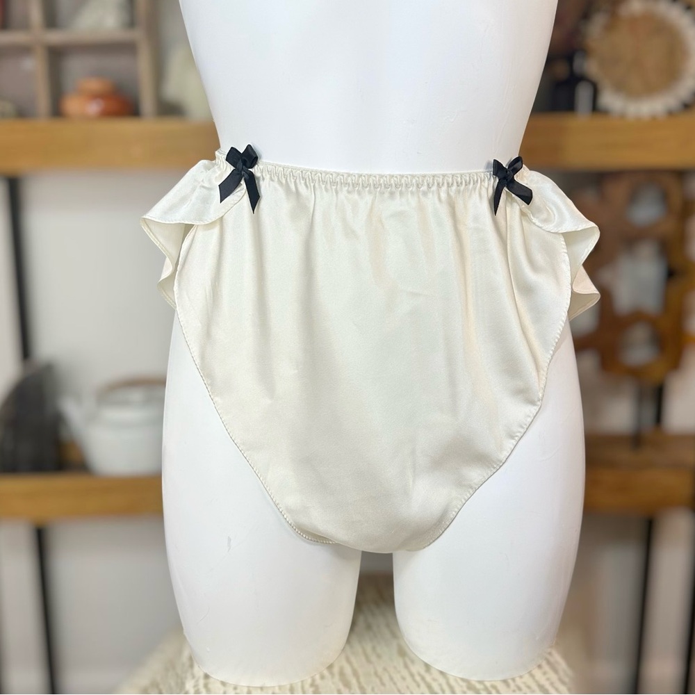Vintage Morgan Taylor silky satin cream black bows French cut high leg panties